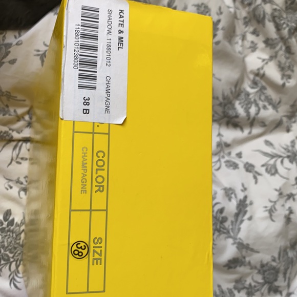 Kate & Mel gold heels - Picture 8 of 8